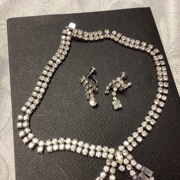Rhinestone necklace and earrings just stunning vintage - Picture 3 of 8
